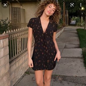 Aritzia Sunday Best Vida Dress US M, new with tags!!